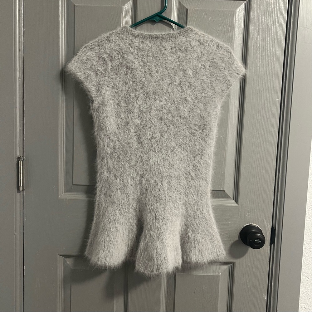 Line Knitwear Fuzzy Gray Blouse - Picture 5 of 6